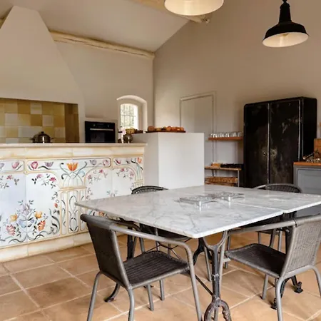Charming Provencal House With Swimming Pool