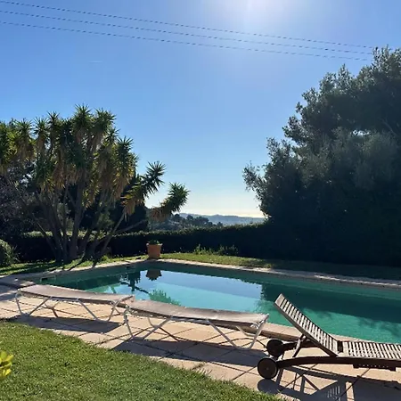 Ferienhaus Charming Provencal House With Swimming Pool